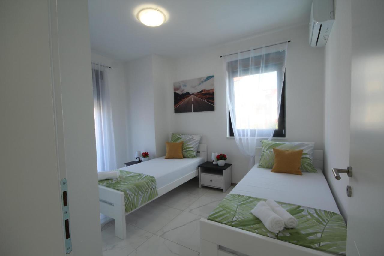 Villa Essenza - Luksuzne Kuce Za Odmor Vodice Bagian luar foto